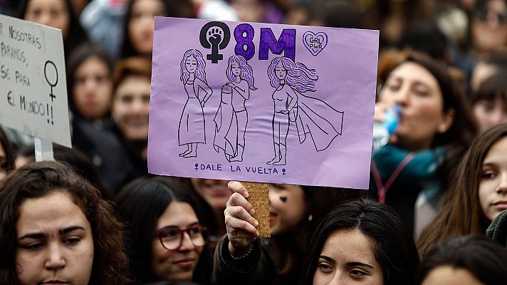 Miles de mujeres se concentran en toda España por la igualdad 