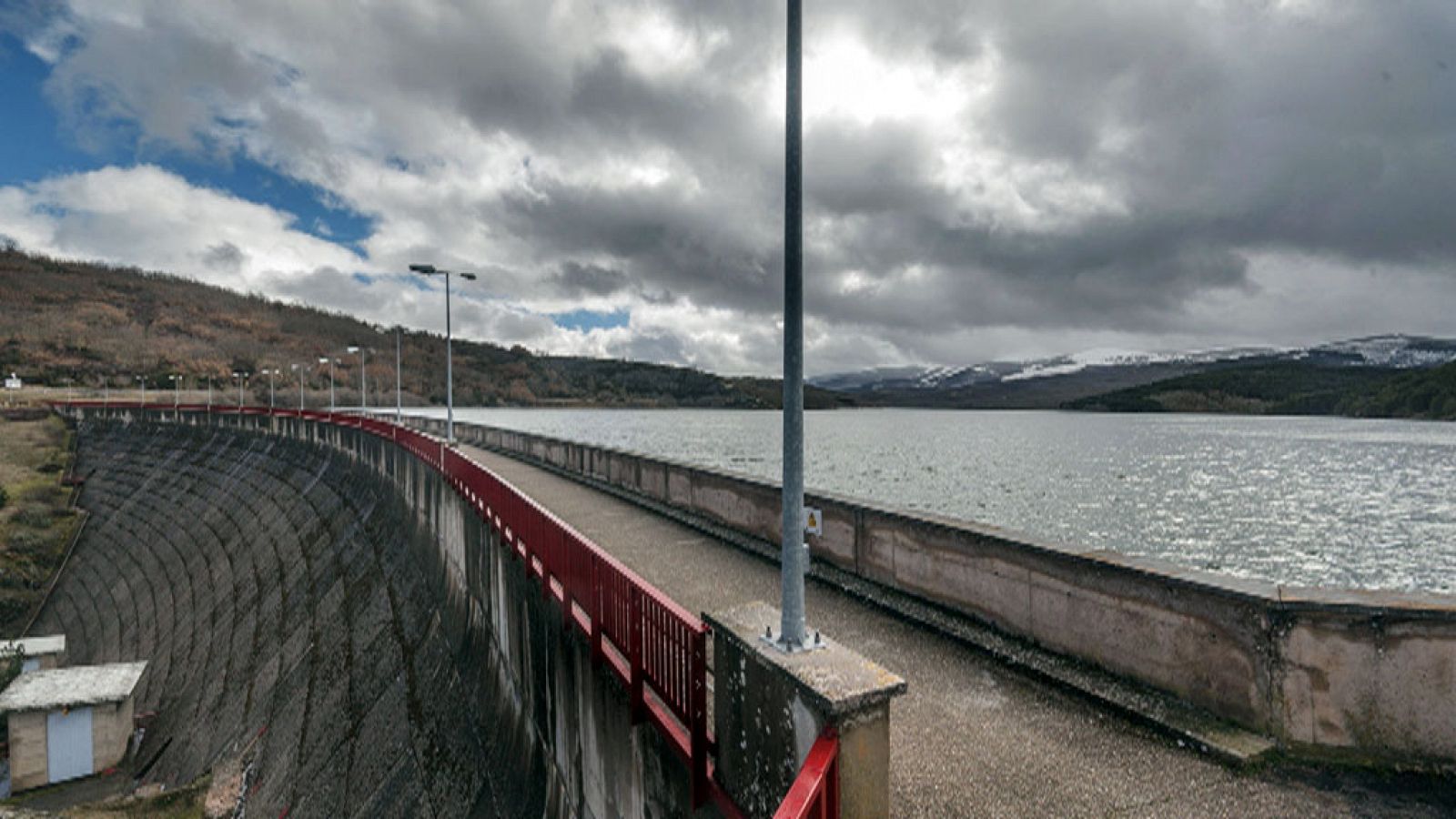 El tiempo: Lluvias fuertes en el tercio oeste peninsular   | RTVE Play