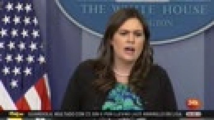 Sanders anunciando que Trump no se reunirá con Kim Jong-un si Corea del Norte no aplica "acciones concretas".