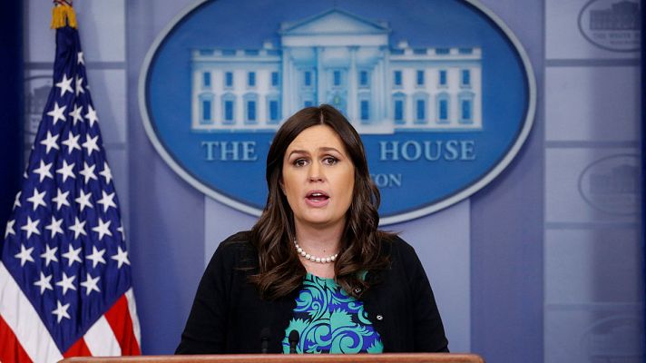  - Sanders anunciando que Trump no se reunirá con Kim Jong-un si Corea del Norte no aplica "acciones concretas".