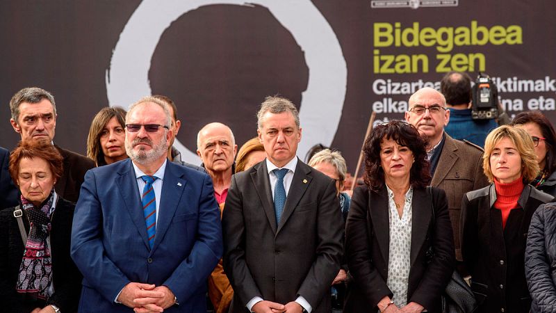 Urkullu proclama solemne que el sufrimiento de las víctimas de ETA "fue injusto"
