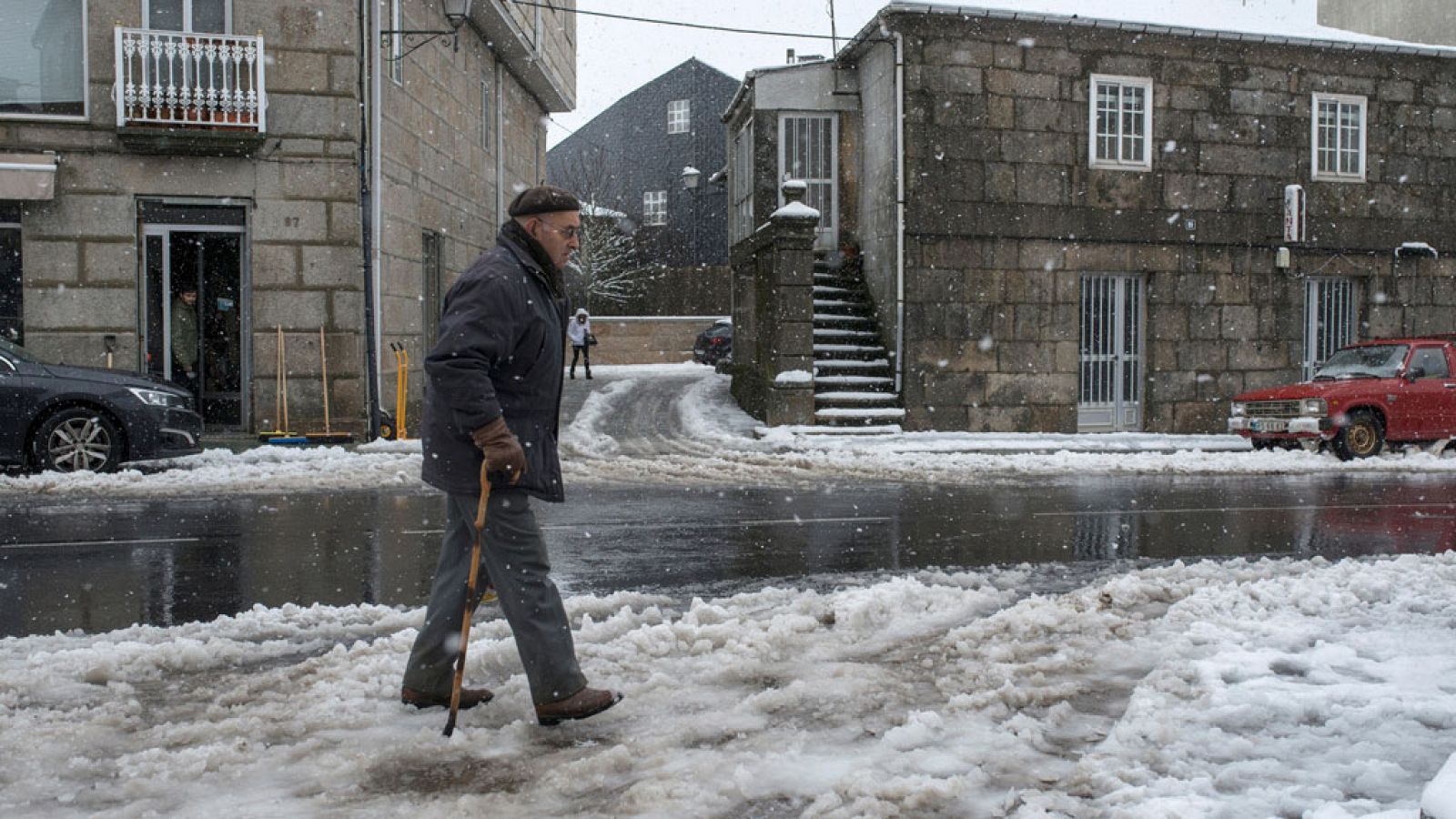 El tiempo: Riesgo extremo por viento en Cantabria y otras seis CCAA del norte bajo aviso | RTVE Play