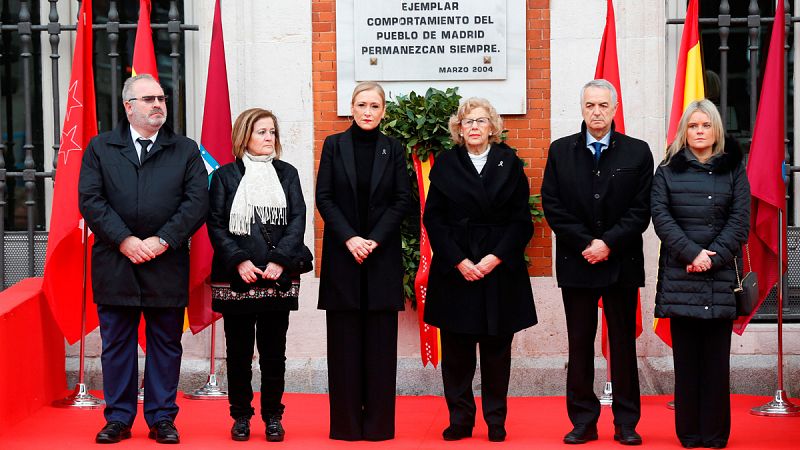 Homenaje institucional a las víctimas del 11M en la Puerta del Sol