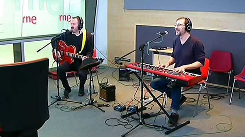 Las mañanas de RNE - "Muévete", de Álex O'Dogherty y La Bizarrería, en acústico - Ver ahora