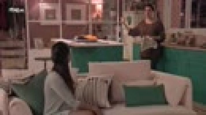 Servir y proteger - Fede se muda con Espe y Lola