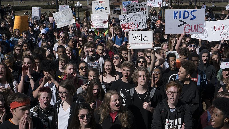 Los estudiantes de Estados Unidos se plantan contra la violencia por armas en colegios