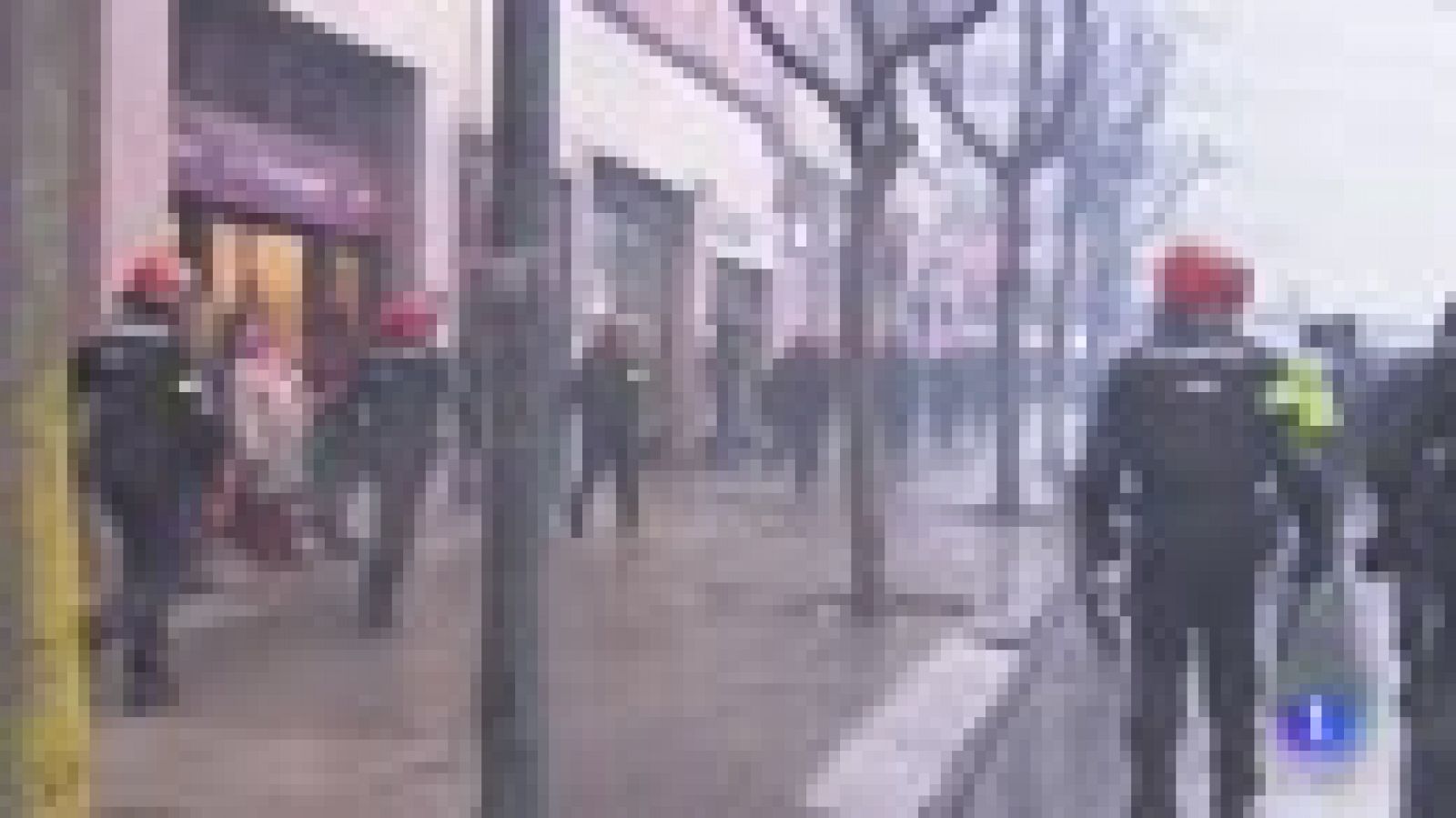 Detenidos tres ultras franceses por herir a dos vigilantes | Ver