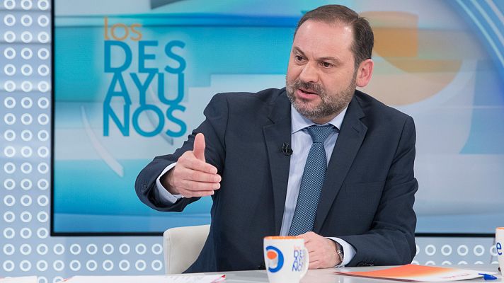 Los desayunos - Ábalos: "Ha sido una semana negra para el Gobierno" y se ha tenido que "inventar" el debate "infernal" de la prisión y el dolor