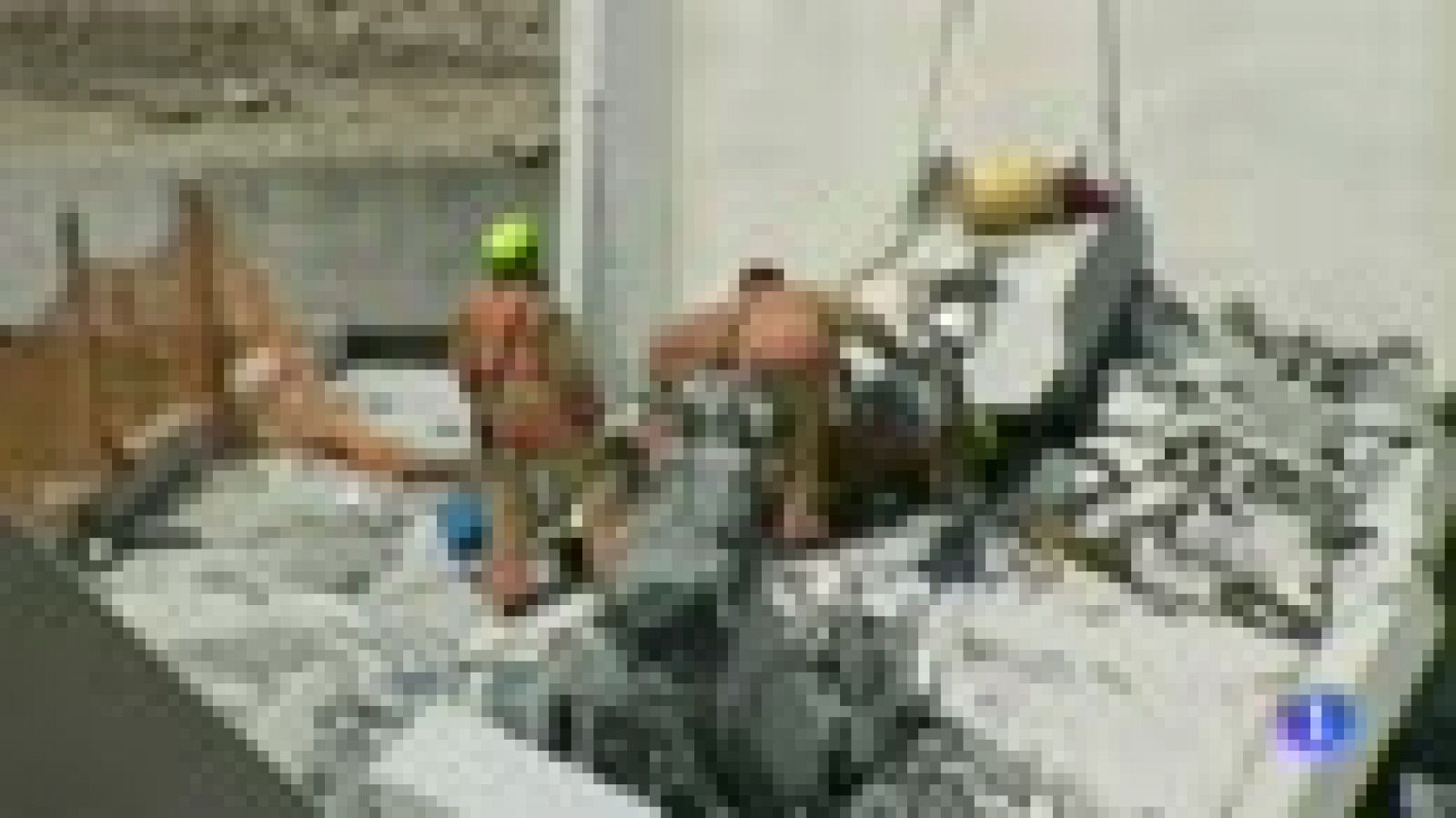 Telediario 1: Los equipos de rescate se centran en recuperar los cuerpos bajo el puente de Miami    | RTVE Play