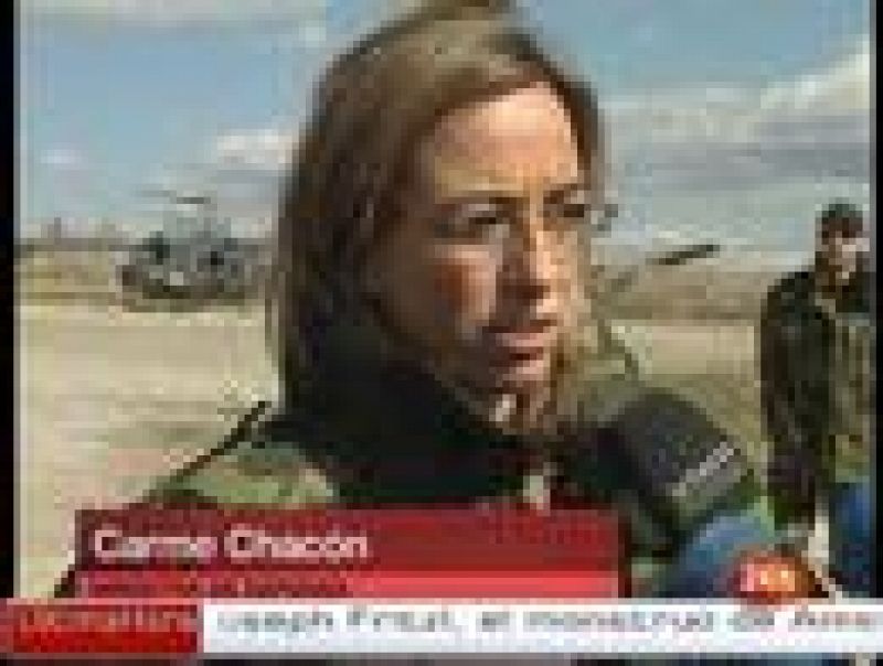 La ministra de Defensa, Carme Chacón, anuncia la retirada de las tropas españolas de Kosovo de forma escalonada antes del verano. 