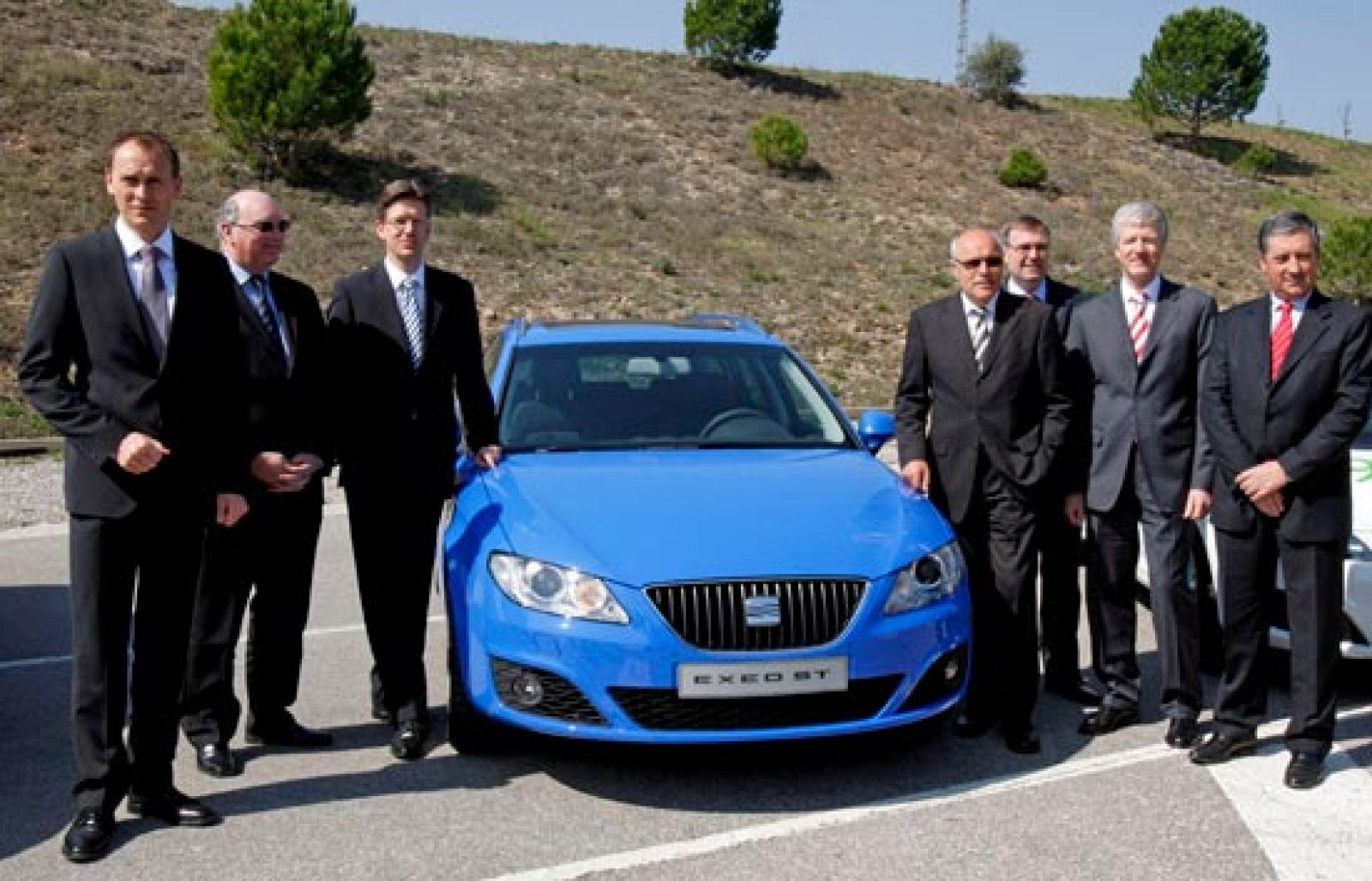 Más de un 60% de los trabajadores de Seat aceptan congelar su sueldo en 2009 | Ver