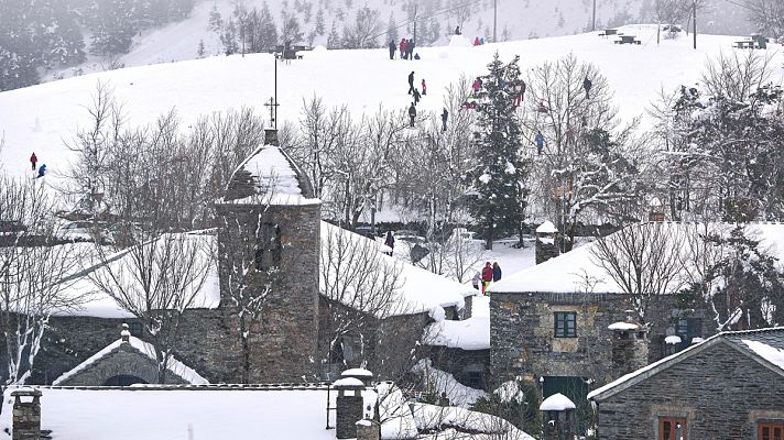 Más de 40 provincias están en alerta por nieve y viento