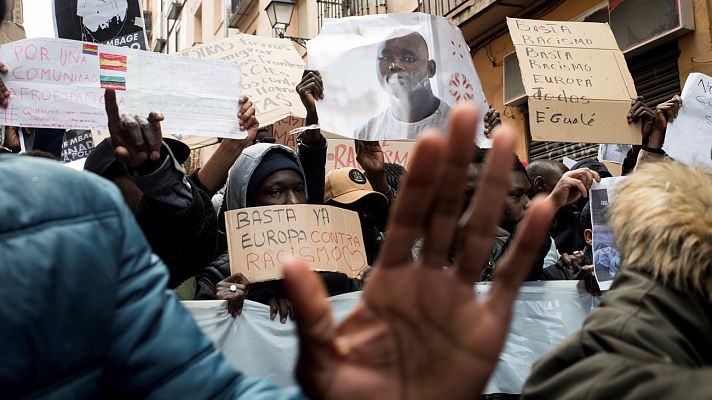 La Policía intentó reanimar al senegalés muerto en Lavapiés tras desplomarse en el suelo