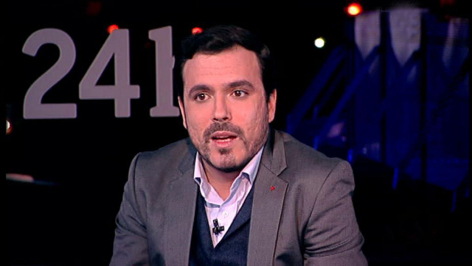 La noche en 24h: Alberto Garzón, sobre la propuesta de Rajoy de bajar el IRPF para las pensiones: "Es una estafa y un timo" | RTVE Play