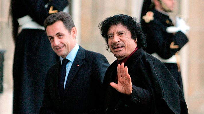 Telediario 1 - El expresidente francés Sarkozy declara bajo arresto si recibió dinero de Gadafi para su campaña de 2007