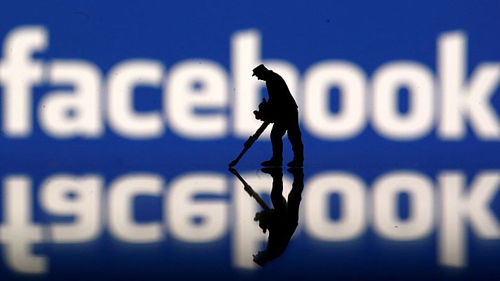 Telediario 1 - Facebook, en el eje de la polémica por la fuga de datos
