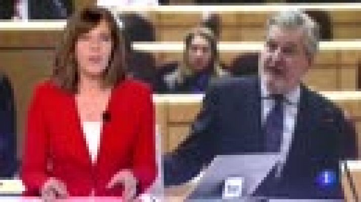 Telediario 1 - El ministro de Educación anuncia una bajada de tasas en los grados universitarios