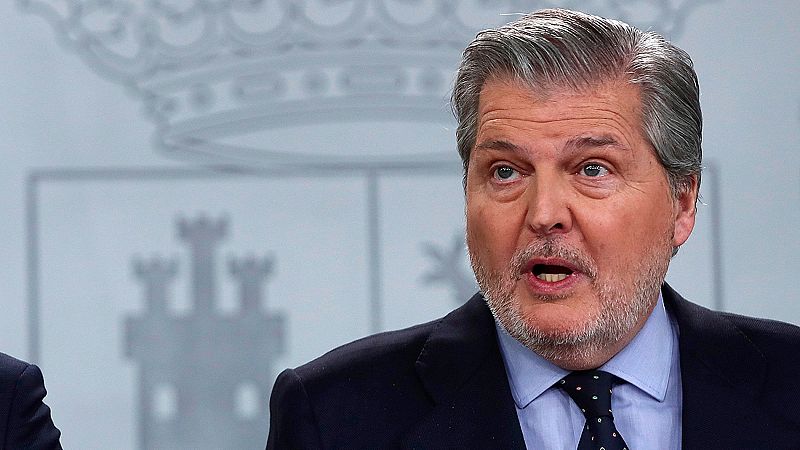 El ministro de Educación anuncia una bajada de tasas en los grados universitarios