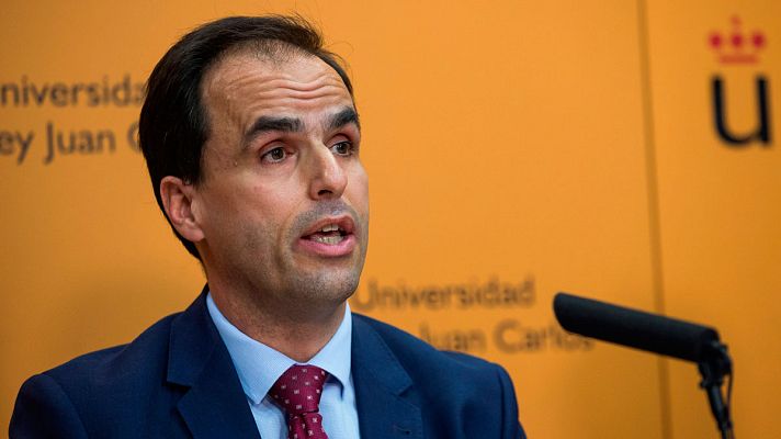 Telediario 1 - La Universidad Rey Juan Carlos justifica como una "mala transcripción" el cambio de notas del máster de Cifuentes