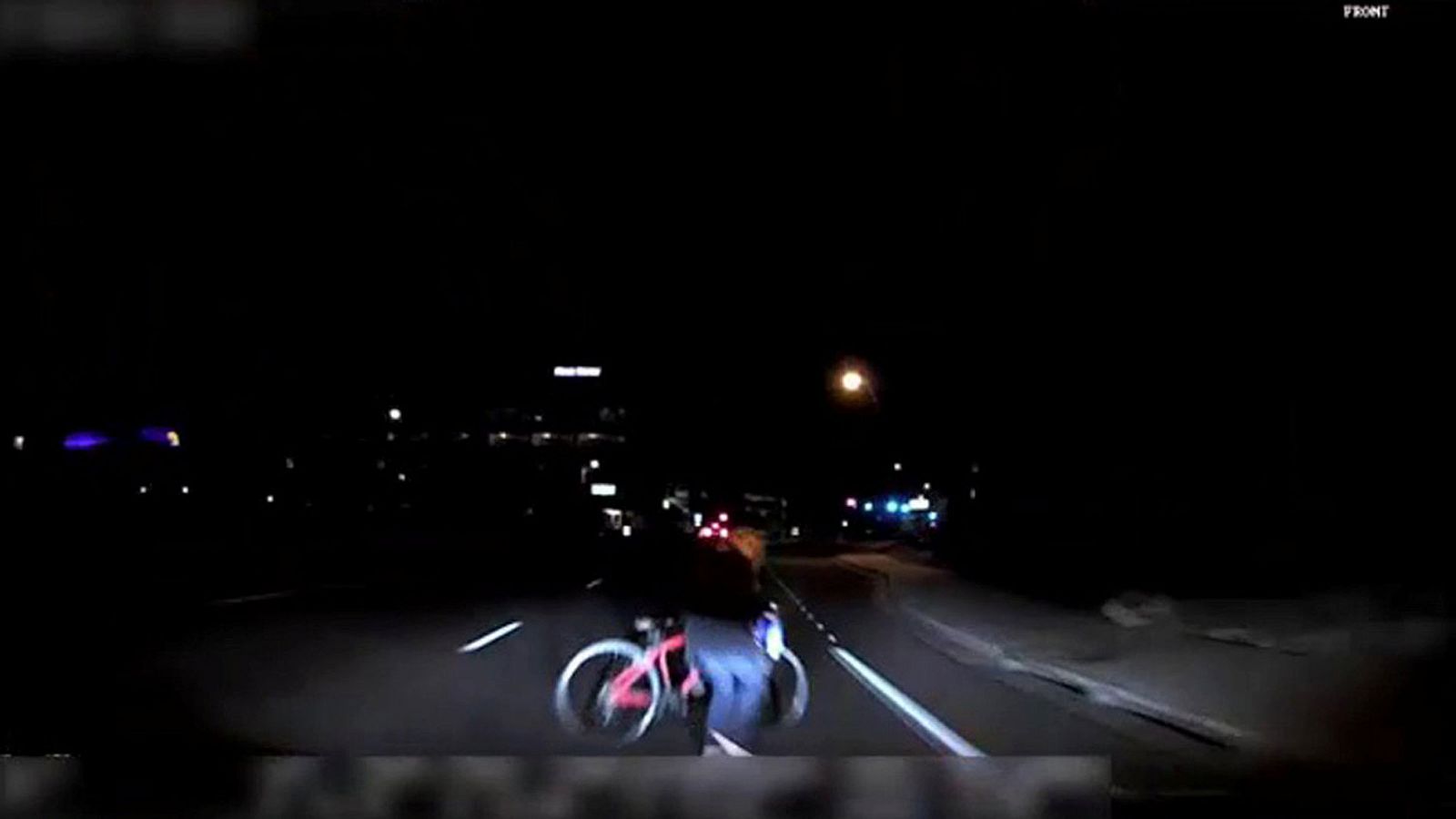 Publican los vídeos del atropello mortal de un coche autónomo de Uber