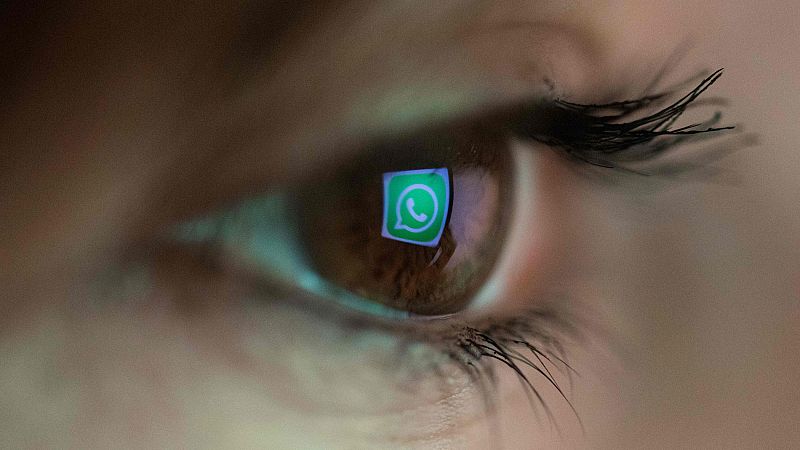 Un fallo de seguridad en iOS 11 permite que 'Siri' reproduzca los mensajes de Whatsapp