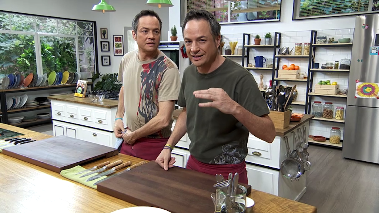 Torres en la cocina - Pasta de albahaca y terrina de rabo de cerdo - ver ahora