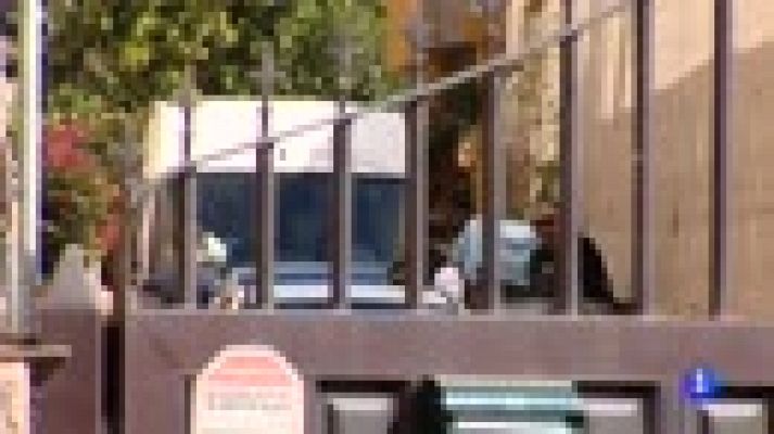 Telediario 1 - Un joven confiesa haber matado a sus padres adoptivos y a su abuelo en Tenerife