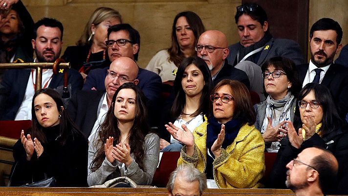 Largo aplauso a los familiares de los políticos encarcelados