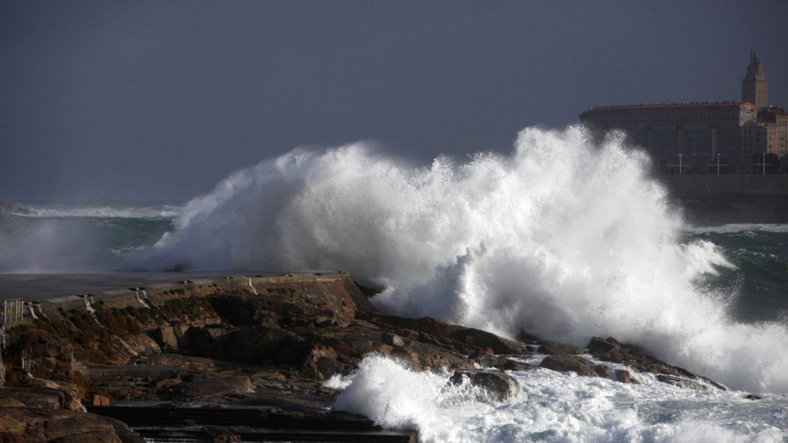 Cielos nubosos y precipitaciones en todo el país