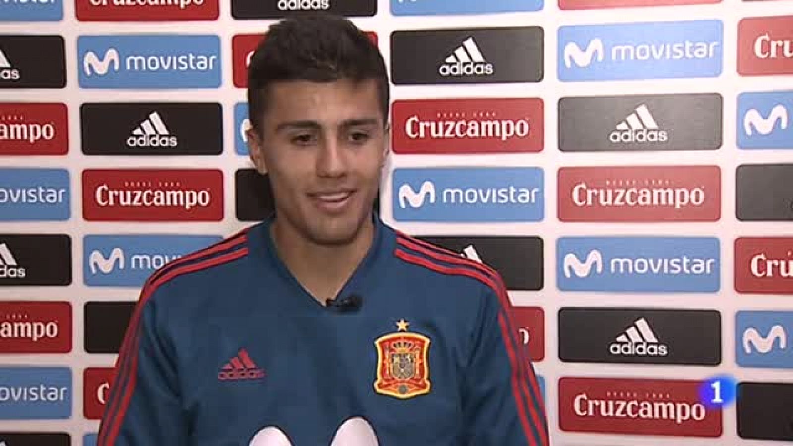 Rodri Hernández: "Ojalá algún día llegue al nivel de Busquets"