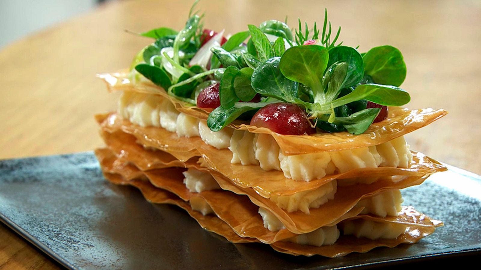 Torres en la cocina - Milhojas de anchoas y manchego