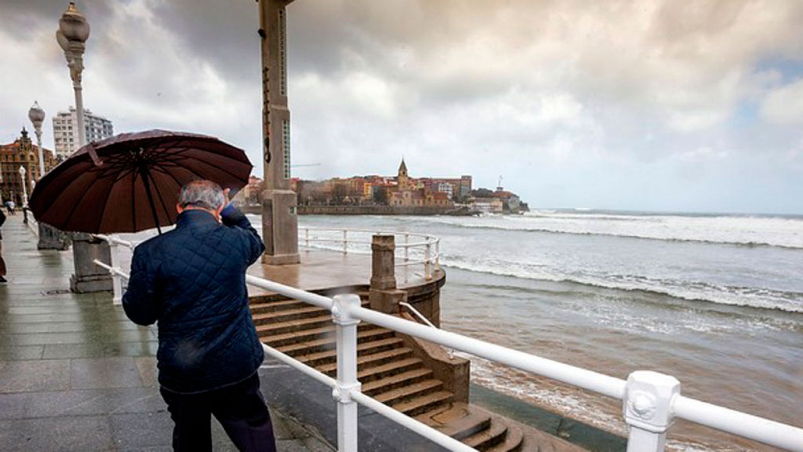 El tiempo: Nevadas y vientos fuertes en noroeste peninsular    | RTVE Play