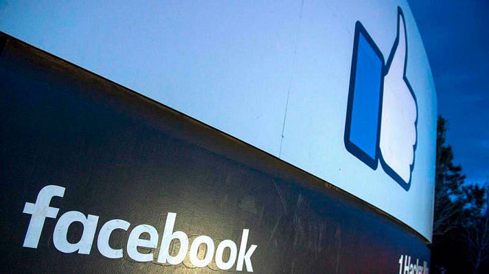 Telediario 1 - Facebook cambiará las opciones de privacidad tras el escándalo de Cambridge Analytica