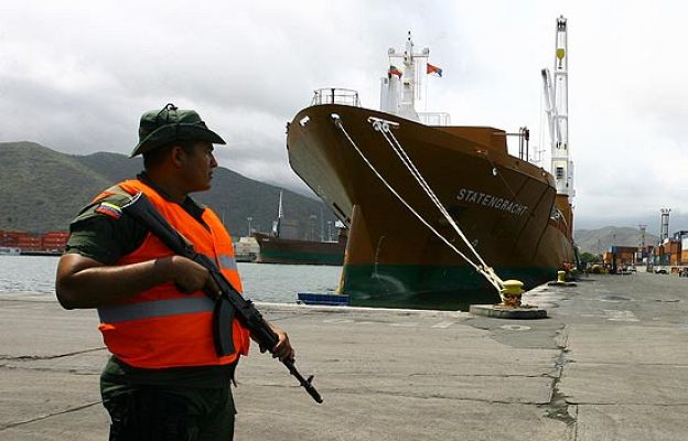  - El Ejército controla aero y puertos