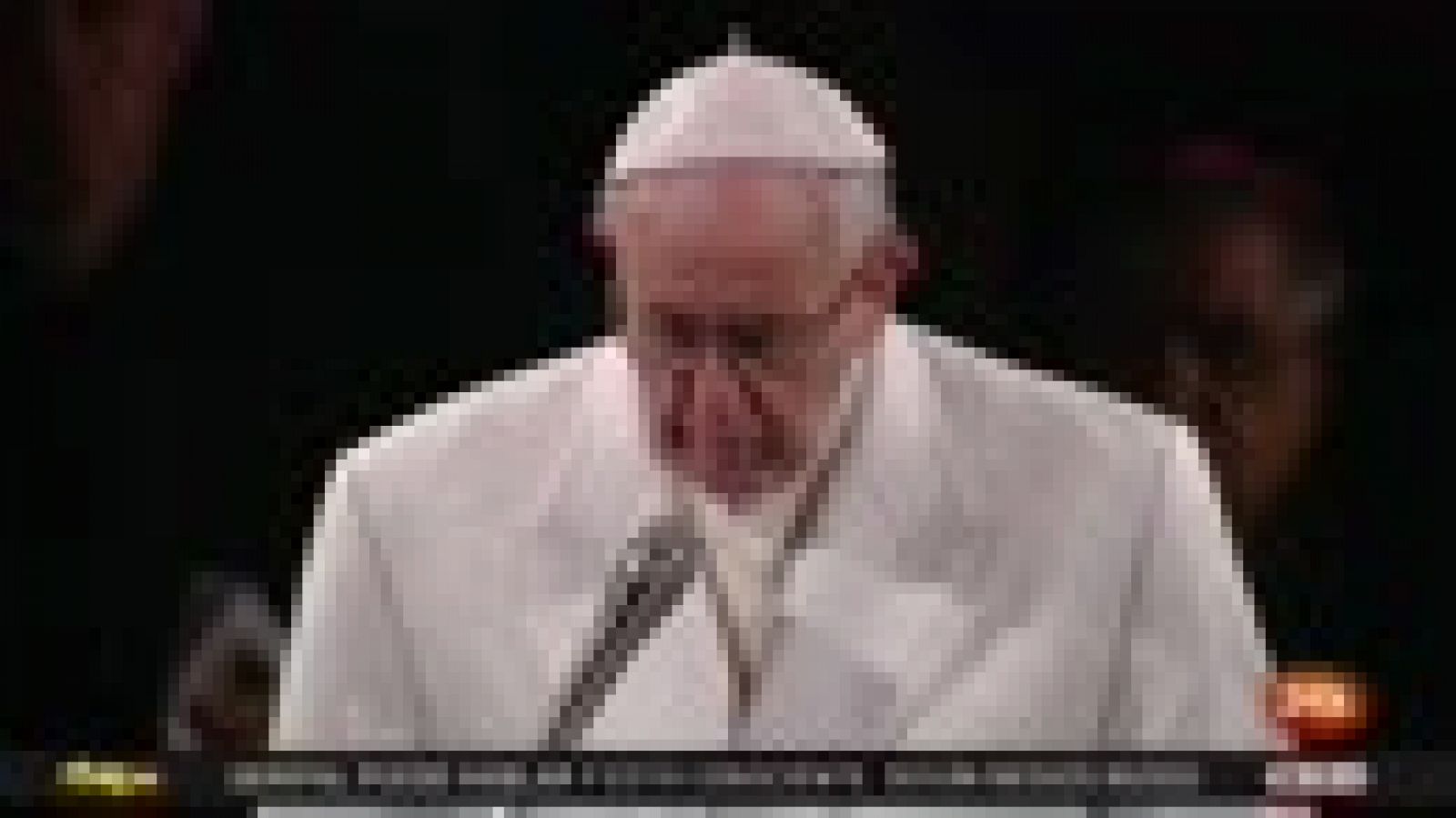 Viernes Santo: el papa Francisco clama "vergüenza" ante un mundo fracturado por la guerra y "devorado por el egoísmo"