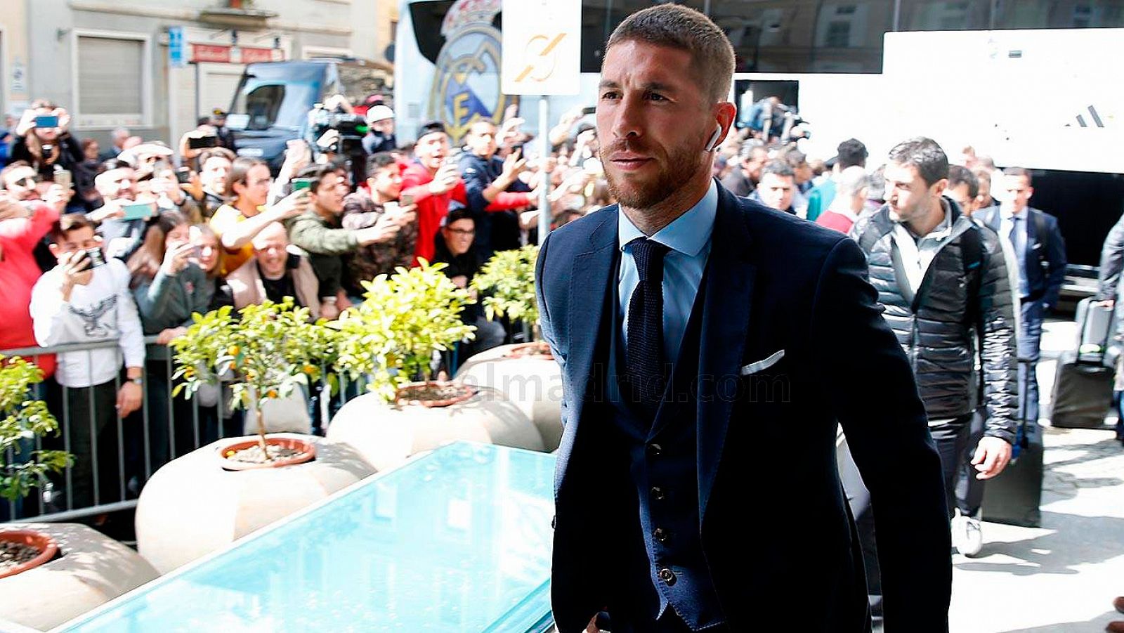 El equipo blanco ha desembarcado en la ciudad italiana con todos sus efectivos, incluido el lesionado Nacho, un día antes de su choque de Champions contra la Juventus.