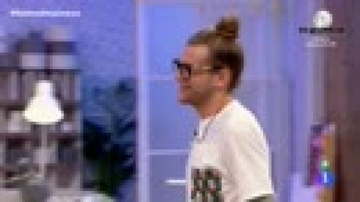 Maestros de la costura - Caprile felicita a Eduardo por su trabajo