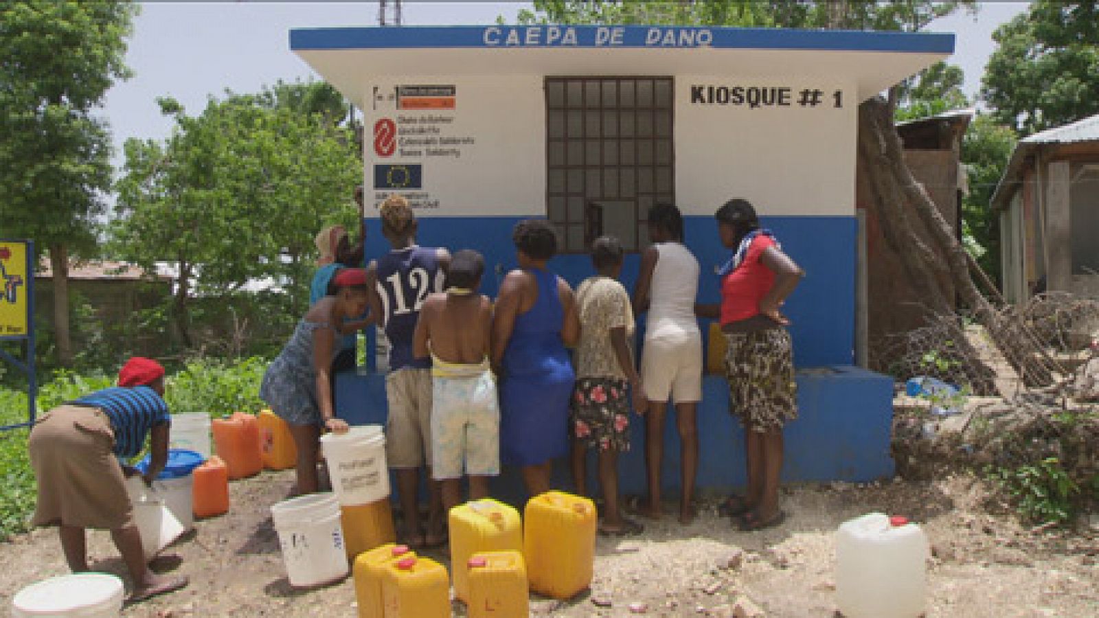 Documentos TV - A la sombra del negocio humanitario - Avance