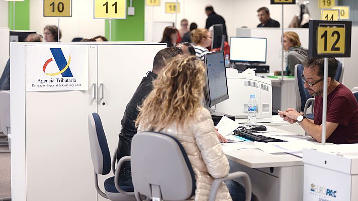 Telediario 1 - Comienza la campaña de la renta 2017 telemática