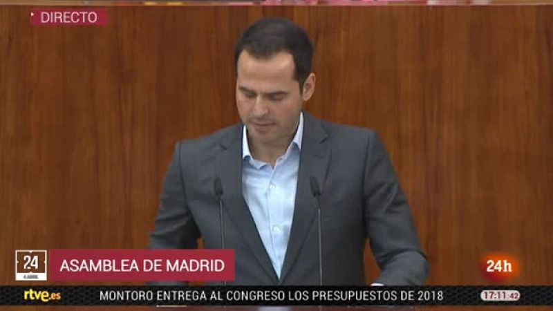 Aguado a Cifuentes: "Nadie la conoce ni en clase ni en los exámenes".
