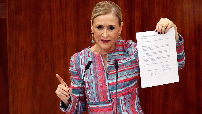 La presidenta del tribunal del máster declara que su firma es falsa y que nunca evaluó a Cifuentes