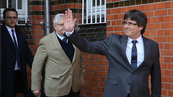 Puigdemont sale de la cárcel alemana tras abonar la fianza