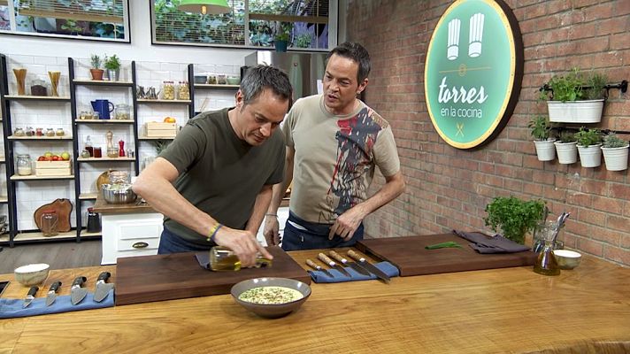 Torres en la cocina - Vichyssoise de almendras y espaguetis gambonara