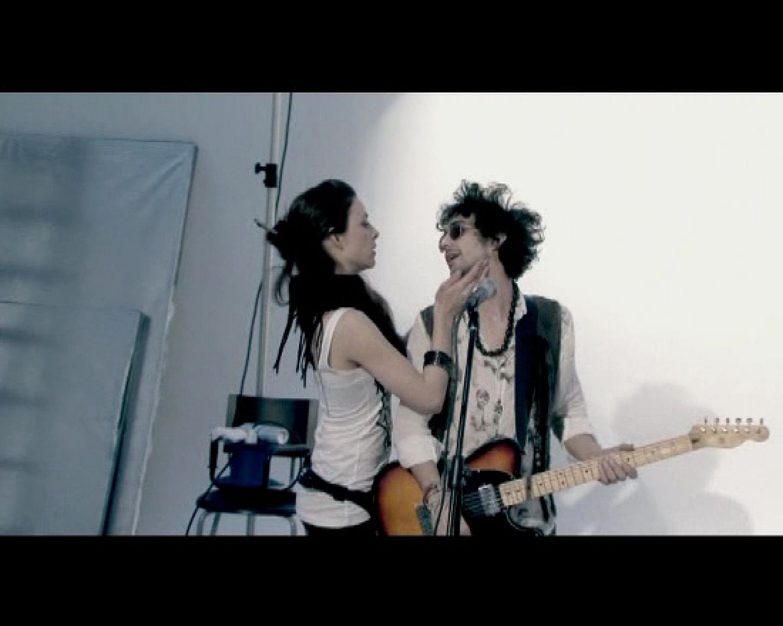 Le Punk y Bunbury - Te llevo en el corazón | Ver