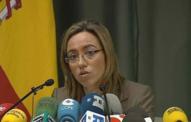La ministra de Defensa, Carme Chacón, ha defendido que la decisión de retirar las tropas de Kosovo es firme y la comparte todo el gobierno. 