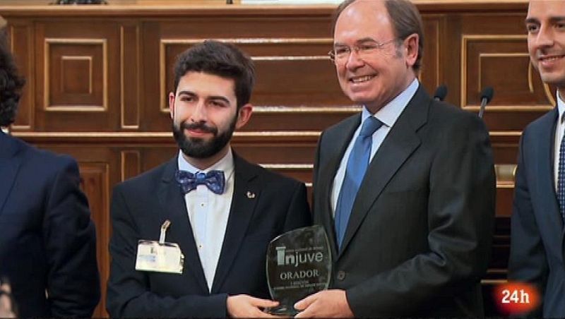 Parlamento - El reportaje - 40 años de la Constitución: Torneo de debate Injuve - 07/04/2018