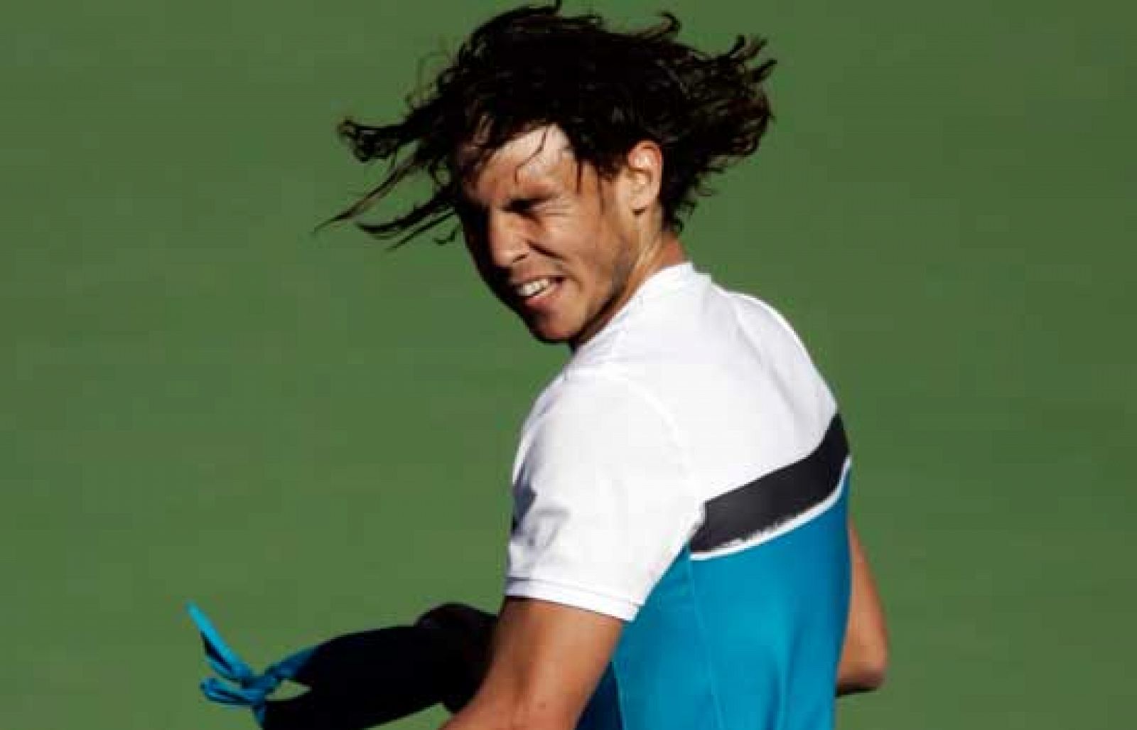 Rafa Nadal logró su Masters Series número 13 tras derrotar en la final de Indian Wells a Andrew Murray. El español barrió al escocés, con un claro 6-1 y 6-2. El fuerte viento deslució el encuentro y descentró al británico. 