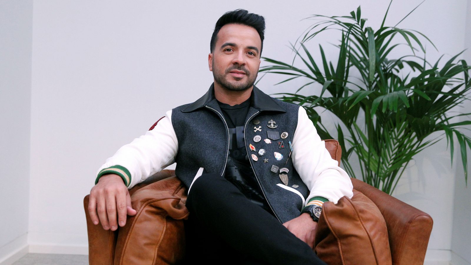 Telediario 1: Luis Fonsi: "Ahora no puedo competir con lo que ha logrado 'Despacito'" | RTVE Play