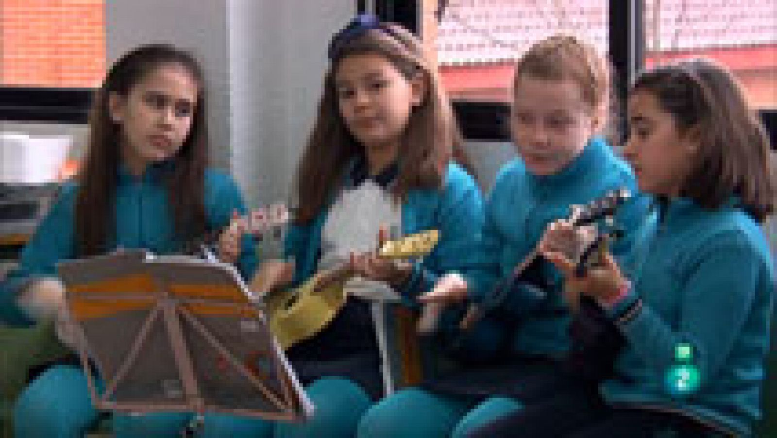 La Aventura del Saber Ukelele en aulas UKECOLE Fuenlabrada pedagógico música #AventuraSaberMúsica