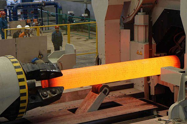 Telediario 1 - China anuncia más apertura económica y denuncia por segunda vez a EE.UU. ante la OMC por los aranceles